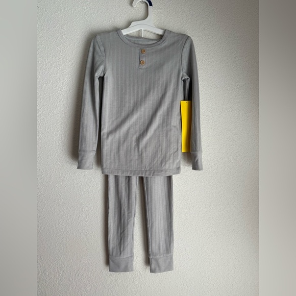 Cloud Island Gray Kids Soft and Cozy Long Sleeve Pajama Set size 5T-NWT - Picture 4 of 4
